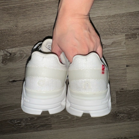 On Running White Sneakers Size 7 - Picture 8 of 8